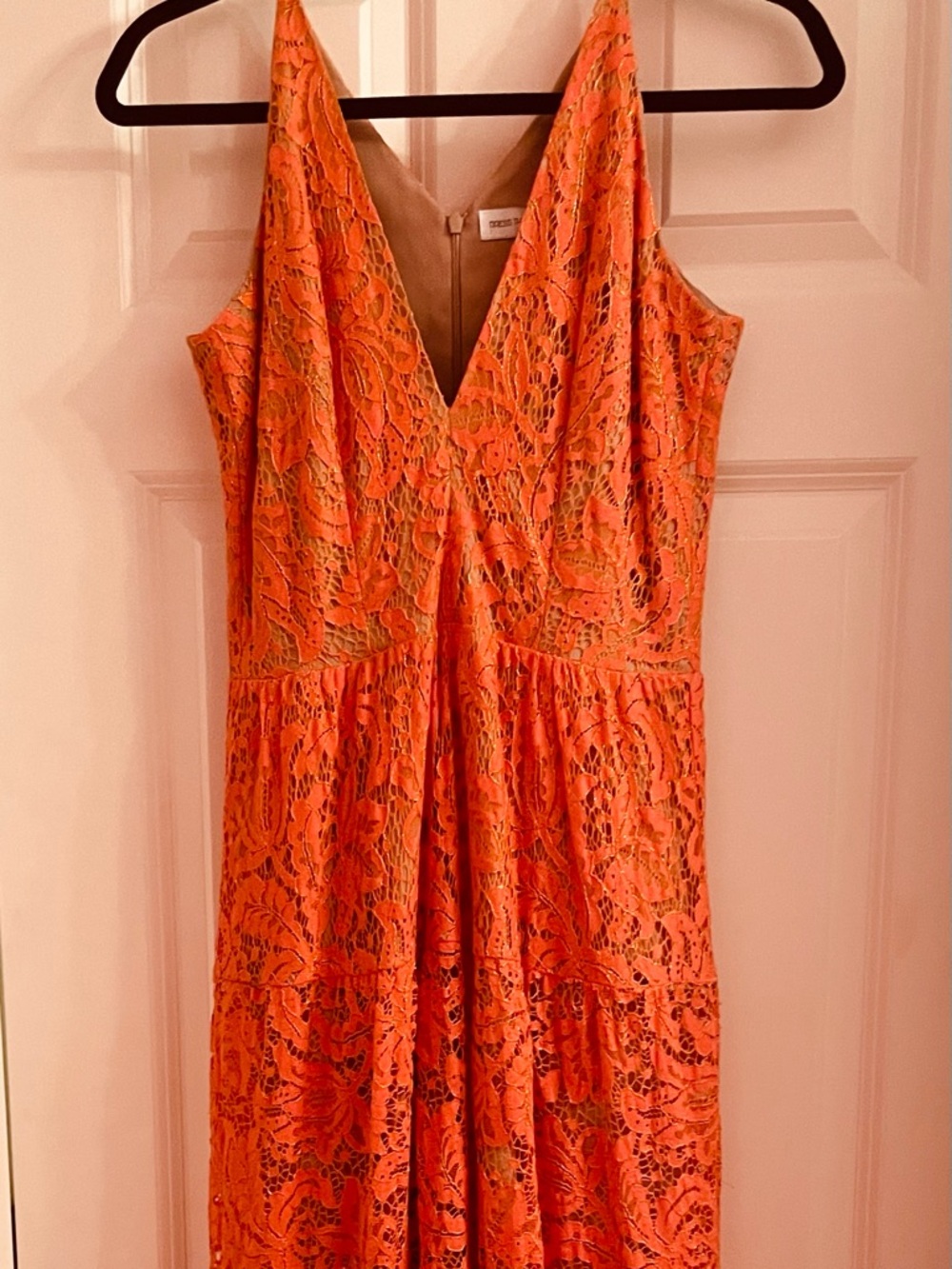 Sleeveless Lace Maxi dress with V-Neckline